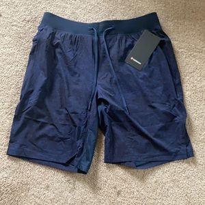NWT Lululemon THE short 9” Lined L